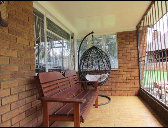 7 BEDROOM HOUSE FOR SALE IN VALHALLA